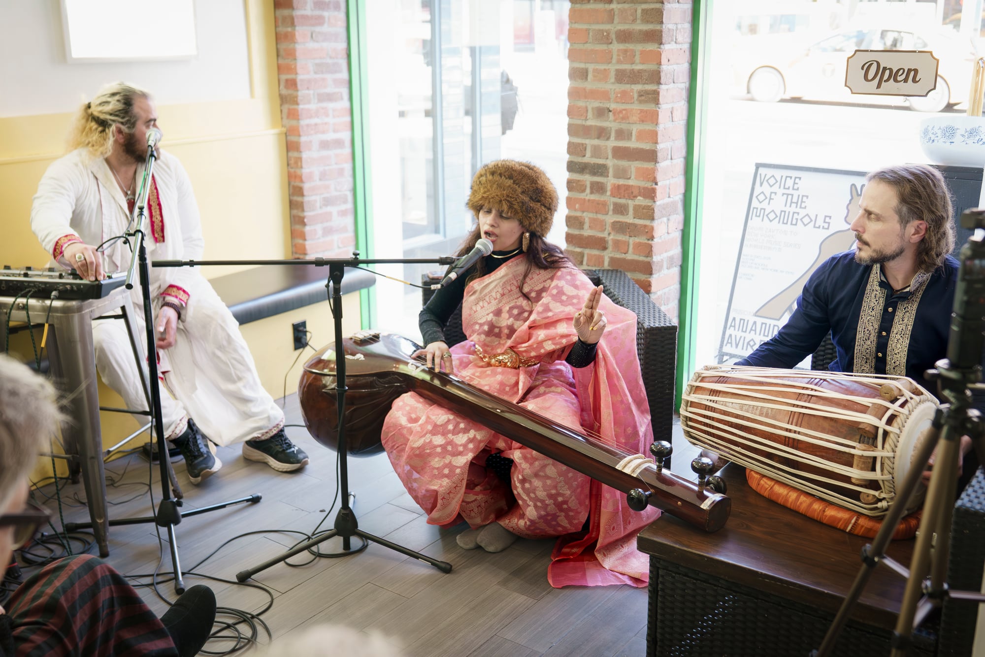 Incarnations of India: Dhrupad and EDM, Beef Up Noodle